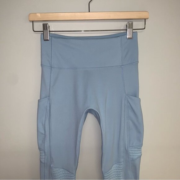 Fabletics Anywhere High-Waisted Moto 7/8 Length Leggings Blue Size Extra Small - Picture 4 of 11